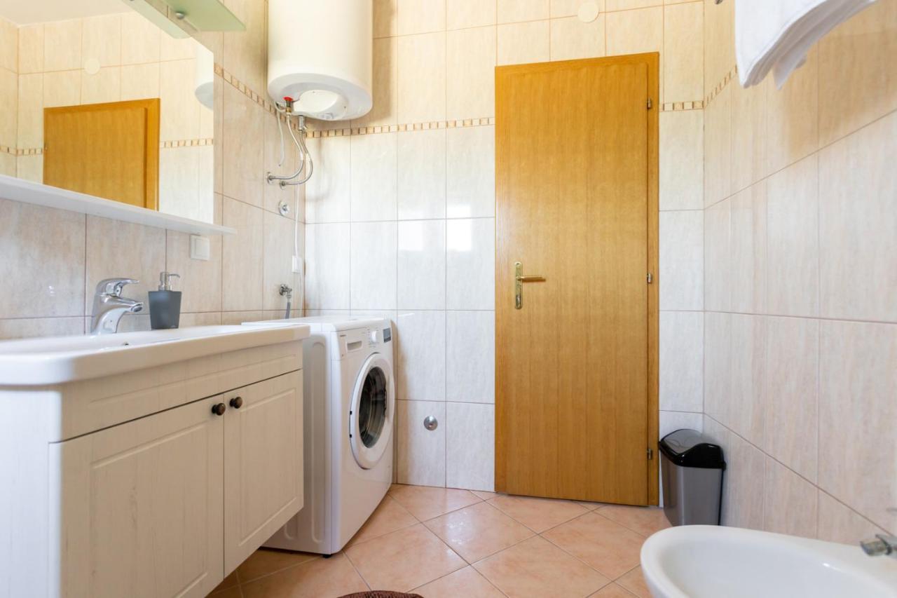 Apartment Demo Malinska Zewnętrze zdjęcie